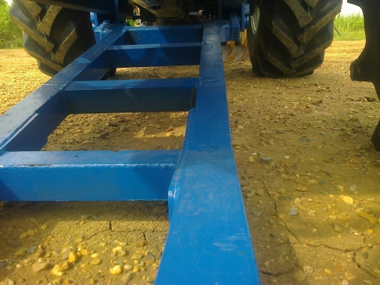 ขาย รถไถFORD NEWHOLLAND  รุ่นTS 90  กรองใหญ่ ใช้งาน2500ช.ม พร้อม ทะเบียน  สนใจ0810076640