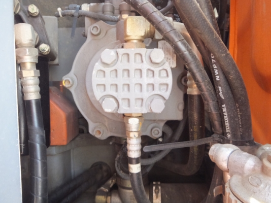 ขายด่วน รถขุด Hitachi ZX135US  ปี 2003   สภาพพร้อมใช้งาน สวยจิง ๆๆจ้า