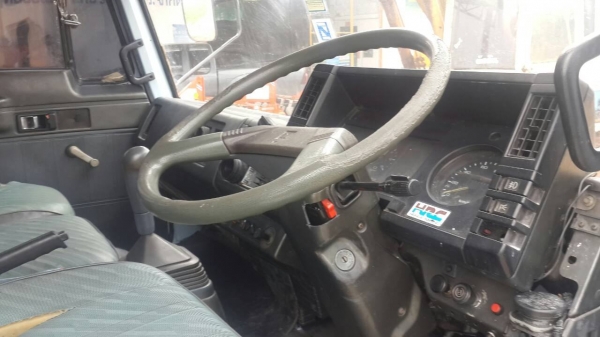 IZUZU 195 ห้าง หกล้อ ยาว7.2  ปี39 สวยเดิม ค.แน่นๆ รถห้าง