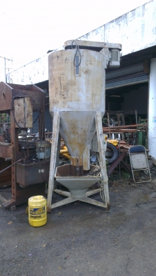 Sell> ขายไซโล ผสมอาหารสัตร์ ของใหม่เก่าเก็บ ไม่ต้องฝังดินครับ ของอิตาลี น่าจะใช้ดีครับ Sell> ขายไซโล ผสมอาหารสัตร์ ของใหม่เก่าเก็บ ไม่ต้องฝังดินครับ ของอิตาลี น่าจะใช้ดีครับ