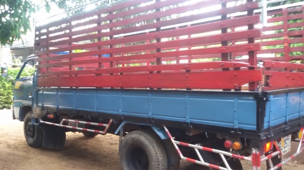 (ร้านรุ่งโรจน์ 082-1057078)ขาย 6ล้อ isuzu Tl 110แรง สวยๆ เกียร์สั้น(จบการขายแล้วคับลูกค้ารับรถกลับบ้านแล้วคับ)ภายในเก๋งสวย เพาเวอร์ พื้นไม้ปูเหล็กหนา เครื่องแน่นมาก (4BE1 ฝาดำ)แรงแชสซีสวยจัดตลอดเส้นคับ ยางใหม่ๆ 6เส้น พร้อมใช้เลย เล่มทะเบียนพร้อมโอนคับ (ร้านรุ่งโรจน์ 082-1057078)ขาย 6ล้อ isuzu Tl 110แรง สวยๆ เกียร์สั้น(จบการขายแล้วคับลูกค้ารับรถกลับบ้านแล้วคับ)ภายในเก๋งสวย เพาเวอร์ พื้นไม้ปูเหล็กหนา เครื่องแน่นมาก (4BE1 ฝาดำ)แรงแชสซีสวยจัดตลอดเส้นคับ ยางใหม่ๆ 6เส้น พร้อมใช้เลย เล่มทะเบียนพร้อมโอนคับ