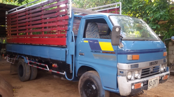 (ร้านรุ่งโรจน์ 082-1057078)ขาย 6ล้อ isuzu  Tl 110แรง สวยๆ เกียร์สั้น(จบการขายแล้วคับลูกค้ารับรถกลับบ้านแล้วคับ)ภายในเก๋งสวย เพาเวอร์  พื้นไม้ปูเหล็กหนา เครื่องแน่นมาก  (4BE1 ฝาดำ)แรงแชสซีสวยจัดตลอดเส้นคับ ยางใหม่ๆ 6เส้น พร้อมใช้เลย  เล่มทะเบียนพร้อมโอนคับ