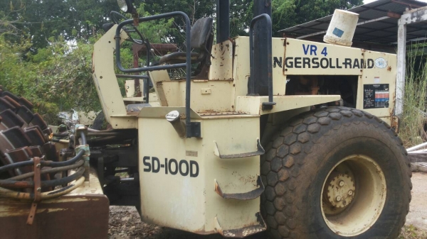 ขายด่วนครับ รถบด SD-100 D สั่นสะเทือน พร้อมใช้งานเลยครับ ขายด่วนครับ รถบด SD-100 D สั่นสะเทือน พร้อมใช้งานเลยครับ
