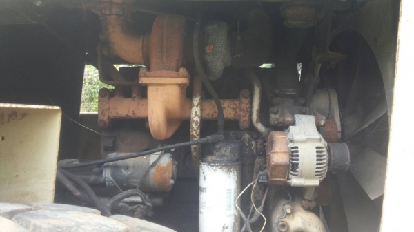 ขายด่วนครับ รถบด SD-100 D สั่นสะเทือน พร้อมใช้งานเลยครับ ขายด่วนครับ รถบด SD-100 D สั่นสะเทือน พร้อมใช้งานเลยครับ