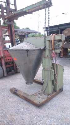 Sell> ขายเครื่องผสมอาหารลูกข่าง ลูกข่างและใบพัดเป็นสเตนเลส ขึ้นลงไฮดรอลิค สวยมาก หายากครับ