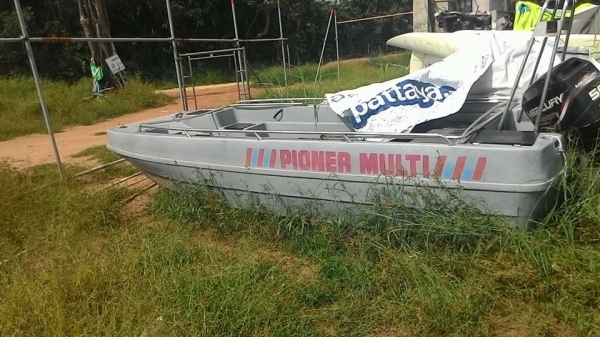 ขายเรือพร้อมเครื่องเมอคูรี่50แรง ขายเรือพร้อมเครื่องเมอคูรี่50แรง