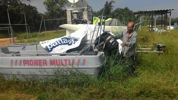 ขายเรือพร้อมเครื่องเมอคูรี่50แรง