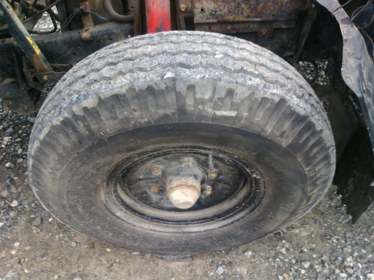 ต้องการขาย 4 ล้อ ห้างแท้ ปี 42 สภาพสวย เครื่องดี คลัชชีสวย ยางเต็ม ราคาเบาสภาพพร้อมใช้