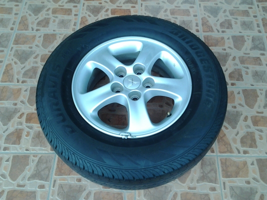 ขายแม็กซ์Triton ขอบ15"พร้อมยาง บริดสโตน ดูราวิด 205/70/15 สวยๆครับ