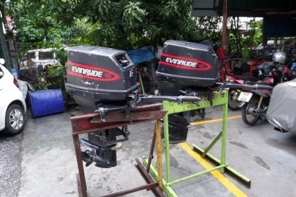 ขาย เครื่องเรือ EVINRUDE 40 แรง 2 ตัว 55000 ติดเครื่องได้ 1 ตัว อีกตัวไม่ติดอะไหล่ครบ เครื่องยังไม่เคยรื้อ