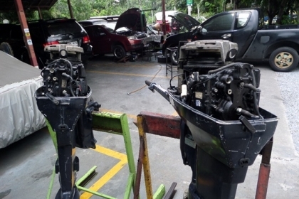 ขาย เครื่องเรือ EVINRUDE 40 แรง 2 ตัว 55000 ติดเครื่องได้ 1 ตัว อีกตัวไม่ติดอะไหล่ครบ เครื่องยังไม่เคยรื้อ