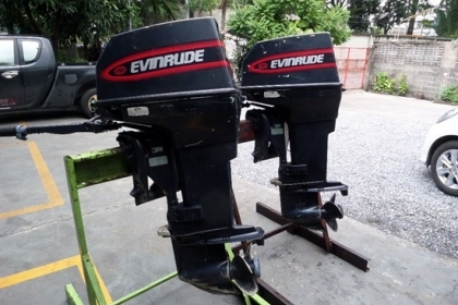 ขาย เครื่องเรือ EVINRUDE 40 แรง 2 ตัว 55000 ติดเครื่องได้ 1 ตัว อีกตัวไม่ติดอะไหล่ครบ เครื่องยังไม่เคยรื้อ