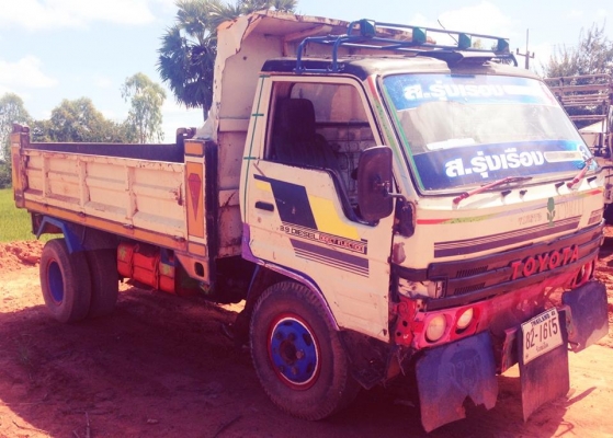 ***ขายแล้วครับขอบคุณ Truck2hand ขาย6ล้อดั้มถูกๆ<<ถูกๆจัดให้ ร่วมสู้ด้วยกัน พี่น้องครับ>> TOYOTA DYNA BU91 14B-115HP เครื่องเดิมเกียร์เดิม เครื่อง TOYOTA 14B-115แรง 4สูบ เครื่องดี แน่น แรงดี เกียร์ดีไม่หลุด ช่วงล่างใหญ่ คานหน้าเดิม6น็อต เฟืองท้