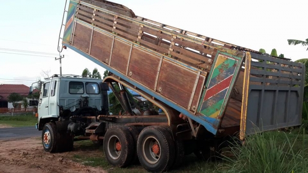 ขาย10ล้อดัมพ์2เพลา อีซูซุร็อคกี้195 6HE1 สโลว์กลาง ช่วงล่างใหญ่200 เครื่องดี แชชซีสวย เอกสารเล่มทะเบียนพร้อมโอน