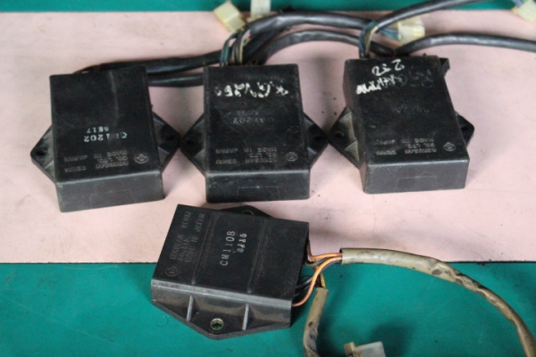 ขายกล่อง cdi RGV 250 vj21 ขาย 2300 ครับ