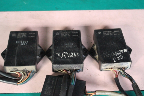 ขายกล่อง cdi RGV 250 vj21 ขาย 2300 ครับ