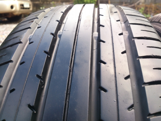 ขายยางYOKOHAMA 205/60R16 ยางสัปดาห์ที่24ปี12 ดอกเต็มนิ่มลึกเท่ากันไม่แตกลายไม่ร้าวไม่กินข้าง (สภาพยาง90\%) จำนวน 1 ชุด