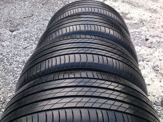 ขายยาง MICHELIN PRIMACY 225/50R17 ยางสัปดาห์ที่35ปี13 ดอกเต็มนิ่มลึกเท่ากันไม่แตกลายไม่ร้าวไม่กินข้าง (สภาพยาง95\%) จำนวน 1 ชุด