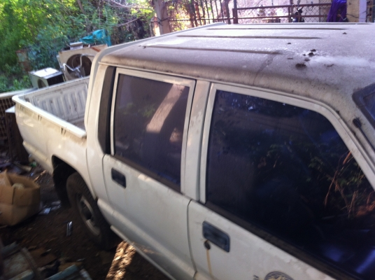 รถยนต์4ประตู มิตซูบิชิ  L200 ปี 39 เปลี่ยนเครื่องยนต์มาใหม่ หน่วยงานเดิมเลิกใช้