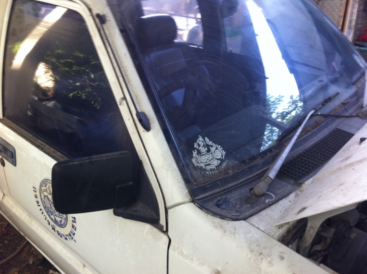 รถยนต์4ประตู มิตซูบิชิ  L200 ปี 39 เปลี่ยนเครื่องยนต์มาใหม่ หน่วยงานเดิมเลิกใช้