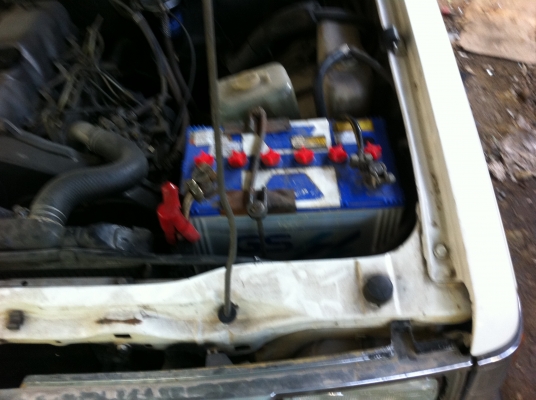 รถยนต์4ประตู มิตซูบิชิ  L200 ปี 39 เปลี่ยนเครื่องยนต์มาใหม่ หน่วยงานเดิมเลิกใช้