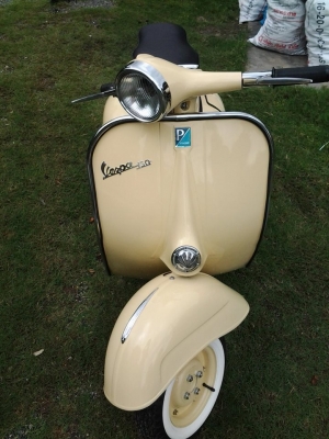 ขาย vespa 64 อินเดีย no book รถอยู่ชัยนาท สภาพlสวยครับ เอกสารอินวอย เครืองผ่าใหม่ สีใหม่ อุปกรณ์ใหม่ ราคา 49500 บาท รถสวยพร้อมขี่กลับ สนใจติดต่อ 0826336557 โป้ง รับเทรินทุกรุ่นครับ