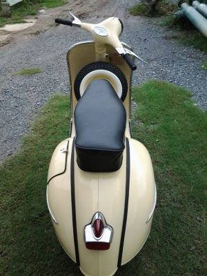 ขาย vespa 64 อินเดีย no book รถอยู่ชัยนาท สภาพlสวยครับ เอกสารอินวอย เครืองผ่าใหม่ สีใหม่ อุปกรณ์ใหม่ ราคา 49500 บาท รถสวยพร้อมขี่กลับ สนใจติดต่อ 0826336557 โป้ง รับเทรินทุกรุ่นครับ