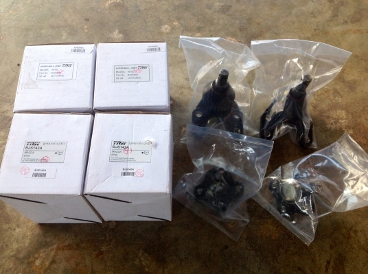 ลูกหมากปีกนกบน+ปีกนกล่างBT50/rengerตัวแรกของแท้คับ ทั้งหมด4ตัว