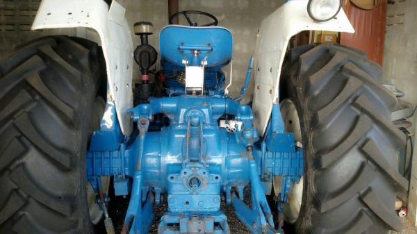 ขายด่วนรถไถFord6610+ดันหน้า+ผาน7