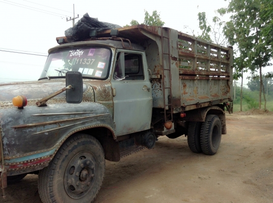 ฝากขาย6ล้อหน้ายาวดั้ม085-7001422