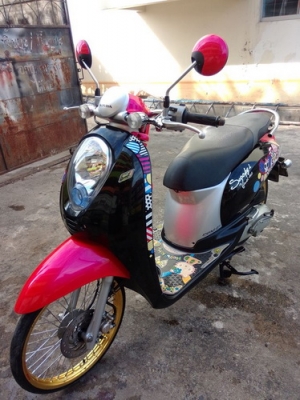 Scoopy-i สวยๆเครื่องเดิมสนิท แต่งสวยลงล้อมาอย่างเดียวครับ ราคาถูกครับ