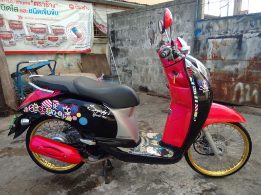 Scoopy-i สวยๆเครื่องเดิมสนิท แต่งสวยลงล้อมาอย่างเดียวครับ ราคาถูกครับ