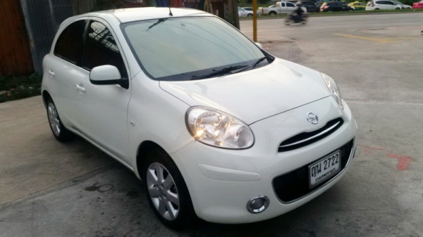 NISSAN MARCH ปี 2011 มือเดียวออกห้าง รถไม่เคยทำสี รถสวย ติดแก็ส LPG หัวฉีด ถังโดนัท เช็คศูนย์ตลอด มีบุ๊คเซอร์วิส รถขับดีมาก แอร์เย็น ล้อ MAX ภายในสวยสภาพใหม่ๆ สีสวย รถพร้อมใช้งาน ฟรีดาวน์ จัดไฟแนนได้