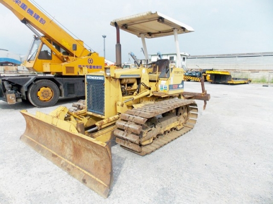 ขายด่วนรถดันKOMATSU D20P-6พร้อมripperหลังจากญี่ปุ่น