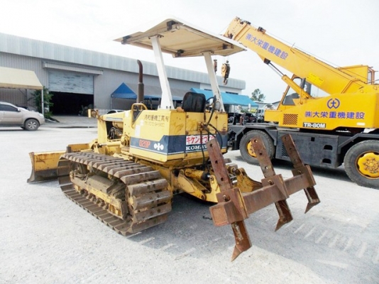 ขายด่วนรถดันKOMATSU D20P-6พร้อมripperหลังจากญี่ปุ่น