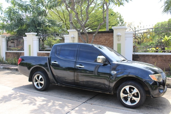 รถสวยพร้อมใช้ เอกสารครบพร้อมโอน เครื่องช่วงล่างดี แอร์เย็น วิ่งน้อย