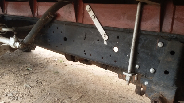 (ร้านรุ่งโรจน์ 082-1057078)ขาย 6ล้อ isuzu  NKR110 ห้างแท้ปี 37 เกียร์สั้นแท้จากศูนย์ รถมือเดียว แอร์ ฟิล์ม เพาเวอร์ กระบะเหรด ยางเรเดียล เครื่องแน่นมาก นิ่ม ช่วง