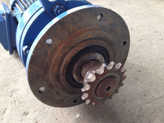 ขายมอเตอร์เกียร์ Cycro drive Sumitomo 1HP. 380 V แบบหน้าแปรน อัตราทด 1:165 เพลาออกประมาณ 9 รอบต่อนาที สภาพสวย พร้อมใช้งาน