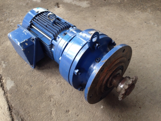 ขายมอเตอร์เกียร์ Cycro drive Sumitomo 1HP. 380 V แบบหน้าแปรน อัตราทด 1:165 เพลาออกประมาณ 9 รอบต่อนาที สภาพสวย พร้อมใช้งาน