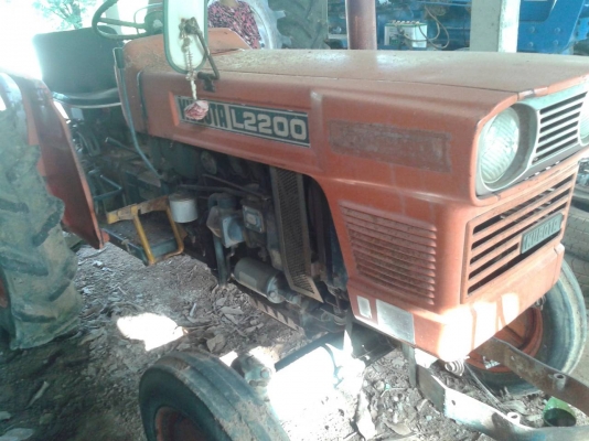 คูโบต้า   L2200  พร้อมอุปกรณ์  2 ชิ้น