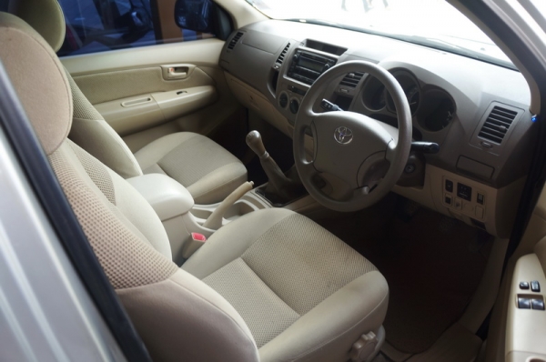 TOYOTA VIGO CAB ปี 2007 ขายรถสวย เครื่องเดิม แอร์เย็น ช่วงล่างดี ล้อ MAX แต่ง กระจกไฟฟ้า ปรับข้างไฟฟ้า รถขับดีมาก เบาะสภาพสวย ภายในสภาพสวย สีสวย รถพร้อมใช้งาน จัดไฟแนนได้