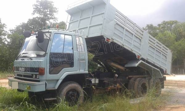 รถบรรทุก 10 ล้อดั้มพ์ ISUZU