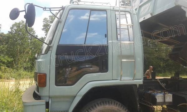 รถบรรทุก 10 ล้อดั้มพ์ ISUZU