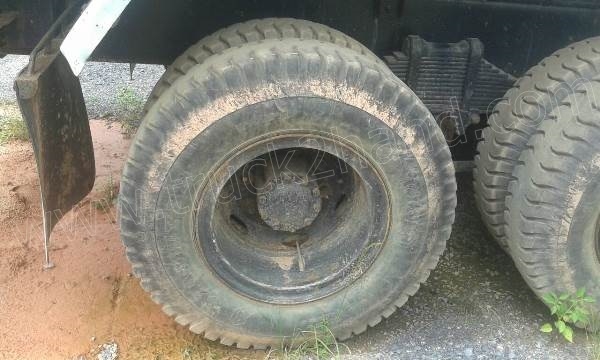 รถบรรทุก 10 ล้อดั้มพ์ ISUZU