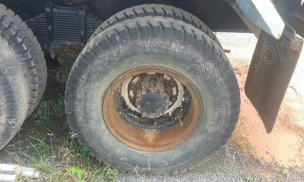 รถบรรทุก 10 ล้อดั้มพ์ ISUZU