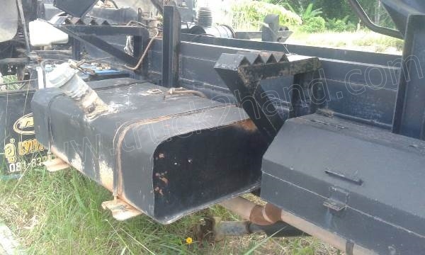 รถบรรทุก 10 ล้อดั้มพ์ ISUZU