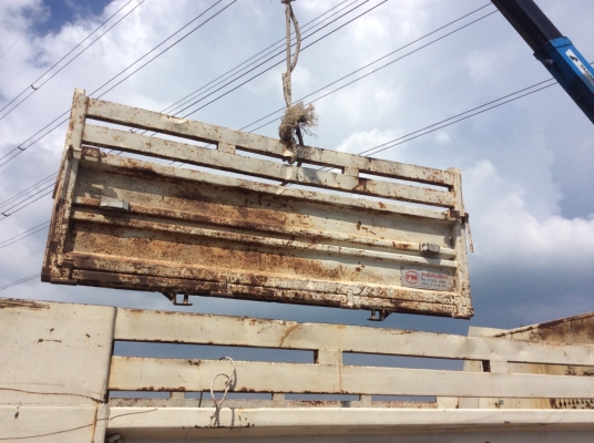 ขายกระบะ 6ล้อสามมิตร ถอดลงจากรถISUZU DECA ยาง900 ครัทซีกว้าง 0.85 ม. กระบะกว้าง 2.45 ม.ยาว 4 ม.อุปกรณ์ครบ  ขาย 125,000 บาท