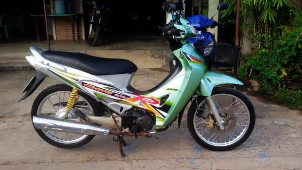 ขาย wave 125 ไมค์สาย กุญแจใหญ่