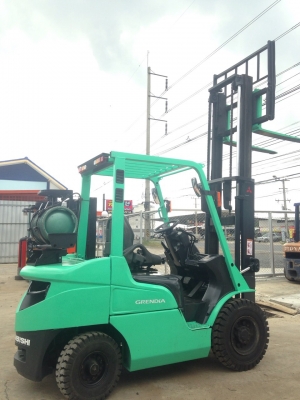 ขายโฟล์คลิฟ MITSUBISHI GRENDIA(รุ่นล่าสุด) 2.5 ตัน เกียร์ออโต้ รถดีมากๆๆรับประกัน 270,000 ติดต่อ 094-4267888 จะเด็ด