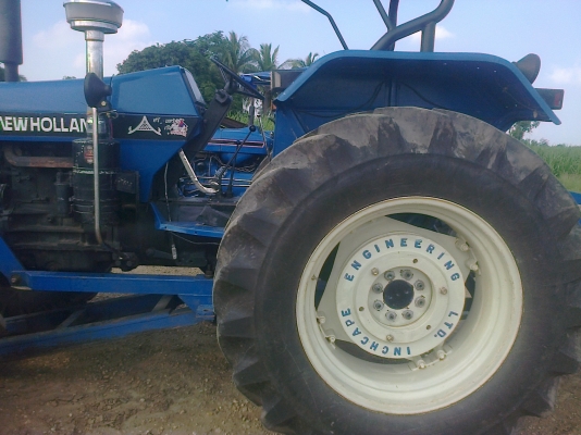 ขอบคูณTRUCK2HANDขายแล้วรถไถFORD รุ่น6640สองเพลาคานหน้าคาลาโล่มีทะเบียนสนใจ0810076640